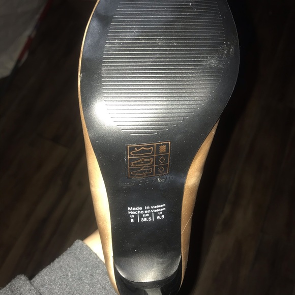 High heels - Picture 3 of 3